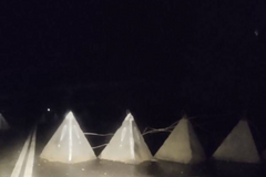 Někdo v noci umisťuje na silnice v Kursku dračí zuby, tvrdí Rusové. Jedni o ně zdemolovali auto