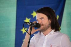 Novinář Ray Baseley