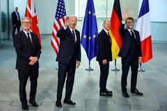 Scholz, Biden, Starmer, Macron v Berlíně