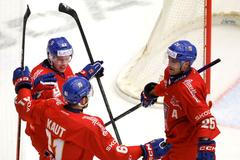 Radost českých hokejistů v zápase se Švédy na Karjala Cupu 2024