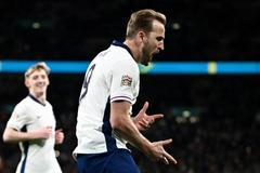 Harry Kane slaví gól Angličanů v Lize národů proti Irsku