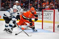 hokej NHL Utah Hockey Club at Anaheim Ducks Radko Gudas