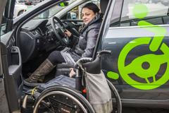 Auta s ručním ovládáním, vozíčkáři