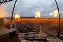 Úspěšný ukrajinský útok dvou vozidel Bradley a tanku M1A1 Abrams v Kurské oblasti na ruské pozice