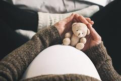 Surogátní mateřství