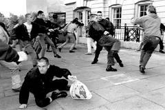 Skinheads vs Antifa. 1990s, Památné bitky a bitvy subkultur z historie, Magazín