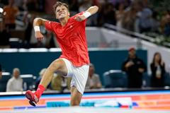 Jakub Menšík slaví na turnaji v Miami 2025 postup do finále