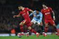 Mohamed Salah z Liverpoolu proti Omaru Marmúšovi z Manchesteru City