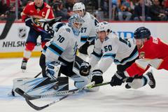 Sestřih zákroků Karla Vejmelky z Utahu v zápase proti Floridě