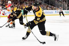 hokej NHL: Calgary Flames at Boston Bruins Pavel Zacha