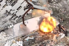 Rusové v roce 2024 zvejřenily záběry dronů, které útočily s termobarickou municí