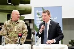 Tisková konference s ministrem obrany Troels Lund Poulsen, náčelníkem generálního štábu Michael Hyldgaard, v Gadstrupu