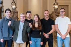 studenti, dron, hospodářství