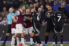 Tomáš Souček, Bukayo Saka