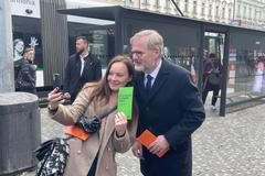 Co slyšel Fiala na ulici: Vděčnost Ukrajinky i výtky, že je moc slušný