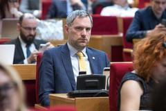 Zdeněk Hřib - Zasedání pražského zastupitelstva při volbě primátora Bohuslava Svobody ze SPOLU a nové Rady města