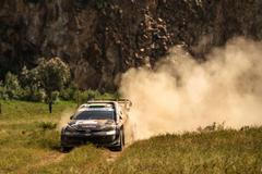 Elfyn Evans v Toyotě na trati Rallye Safari 2025