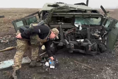 Ruské záběry ukrajinské výzbroje ukořistěné v Kurské oblasti