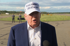 "Nechápu, co se s ním stalo. Úplně se zbláznil," řekl Donald Trump směrem k Putinovi