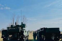 Kolová obrněná vozidla Pandur na posádkovém cvičišti v Žatci (12. 3. 2025).