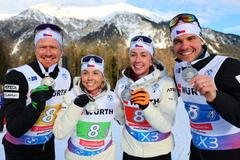 MS v biatlonu 2025, smíšená štafeta: stříbrní Vítězslav Hornig, Tereza Voborníková, Jessica Jislová a Michal Krčmář