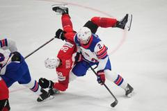 Finále MS v hokeji, Švýcarsko - USA (Timo Meier, Jackson Lacombe)