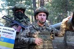 "Vaše pomoc přibližuje mír." Ukrajinští frontoví vojáci děkují Američanům za vojenskou pomoc