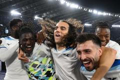 Hráči Lazia slaví postup po zápase EL Lazio - Viktora Plzeň