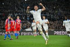 Alessio Romagnoli slaví gól v zápase EL Lazio - Viktora Plzeň