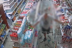 "Muž v obchodě ničil vše, co mu přišlo pod ruku," píše Policie ČR k videu