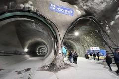 den otevřených dveří stavba metra D úsek Pankrác Olbrachtova