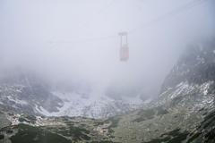 lanovka, kabinová lanovka, hory, ilustrační