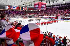 Zaplněná hala v Českých Budějovicích na čtvrtfinále MS hokejistek 2025