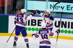 Američané slaví gól v zápase MS 2025 Česko - USA