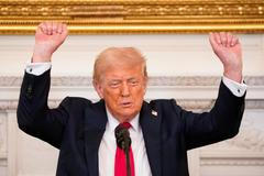 Bílý dům Trump USA Donald gesto