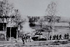 Překročení státní hranice americkou armádou 18. dubna 1945 v místě „Kočičí hlava“ u Aše.