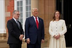 "Zkrátím těch 50 dní, které jsem mu dal," řekl Trump o lhůtě pro Putina k uzavření míru