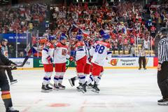 Radost českých hokejistů v zápase proti Německu na MS 2025 v Herningu