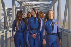 Katy Perry a Bezosova snoubenka vzlétly do vesmíru