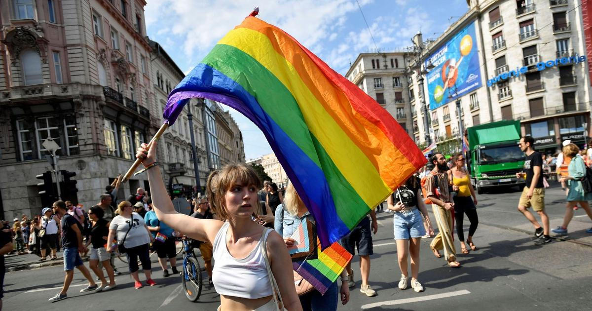 Při Prague Pride budou v ulicích stovky policistů, vrtulník i antikonfliktní tým