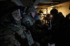 Ukrajinské síly zveřejnily video z výměny vojáků, do pár sekund přiletěl ruský dron