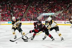 Sestřih utkání Carolina - Boston včetně nevídaného rozhodujícího gólu osmnáct vteřin před koncem