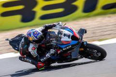 Toprak Razgatlıoglu na motocyklu BMW