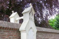 Bizarní hroby a náhrobky, Magazín, Codagalerie