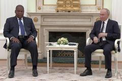 Vladimir Putin a prezident Středoafrické republiky Faustin-Archange Touadéra o spolupráci