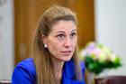 Eva Decroix, ministryně spravedlnosti, politička