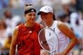 Karolína Muchová a Iga Šwiateková před finále French Open 2023
