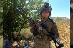 Šéfredaktor Aktuálně.cz Matyáš Zrno si vyzkoušel čištění zákopů s ukrajinskými vojáky