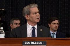 "Za dvacet let bude ukrajinská ekonomika větší než ruská," řekl americký ministr financí