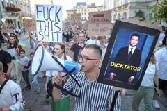 Ukrajina, protest, zákon, Zelenský